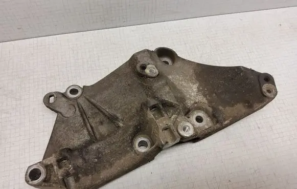 Renault Scenic II - Grand scenic II Generator/alternator bracket 