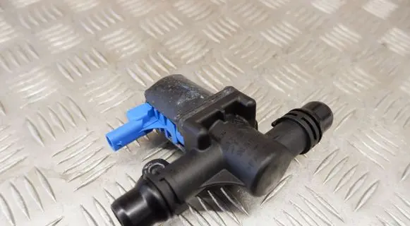 Peugeot 208 II Coolant heater control valve 9839741280