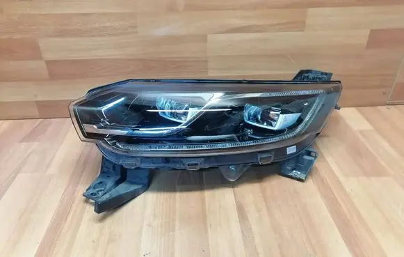 Renault Espace V (RFC) Headlight/headlamp 260605615R 89911288