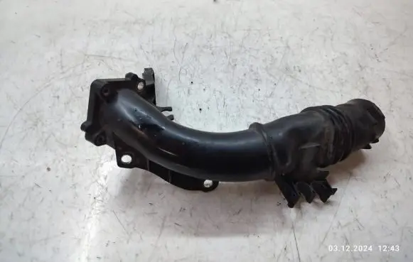 Volvo V70 Air intake hose/pipe
