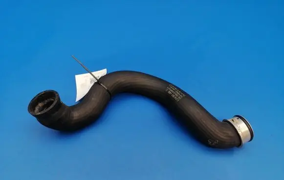 Mercedes-Benz C W204 Engine coolant pipe/hose A2045013082