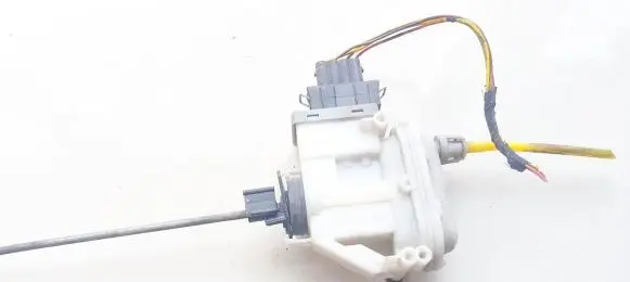Volkswagen PASSAT B4 Central locking vacuum pump 3a0862153b