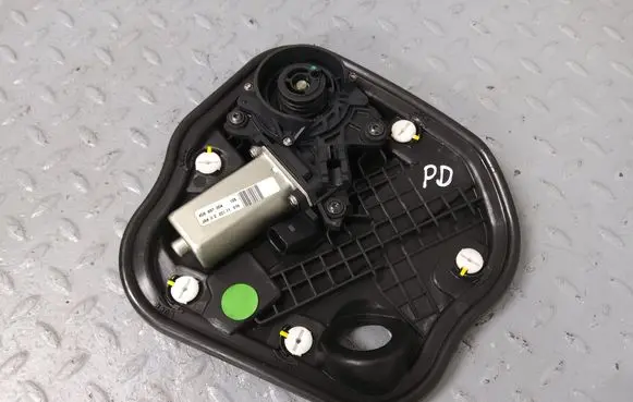 Audi A7 S7 4G Front door soft close latching motor 4G8837004