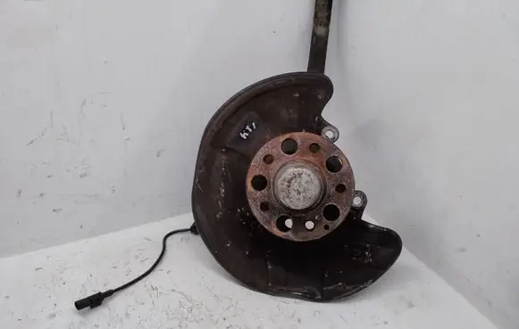 Mercedes-Benz CLS C219 Front wheel hub spindle knuckle