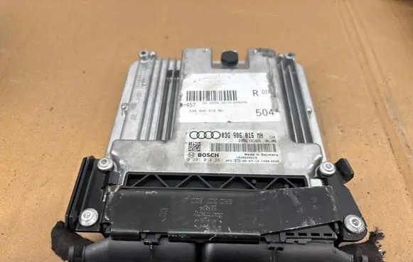 Audi A6 S6 C6 4F Engine control unit/module 03G906016MH 1039S26019 0281014261
