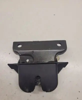 Audi A4 S4 B5 8D Tailgate/trunk/boot lock/catch/latch 8D9827505 8D9827520A