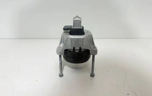 BMW Z4 g29 Engine mount bracket 6860465