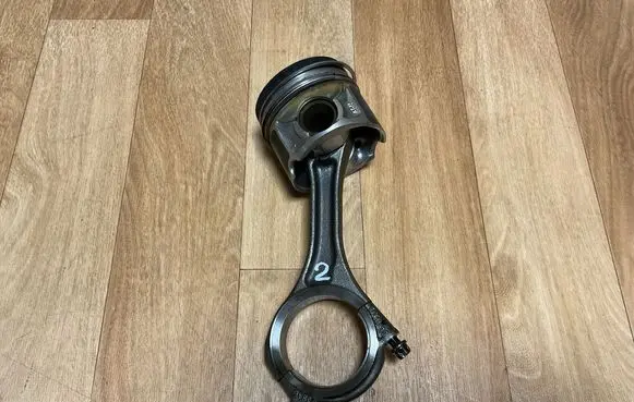 Volkswagen Touareg II Piston with connecting rod 059AJ39