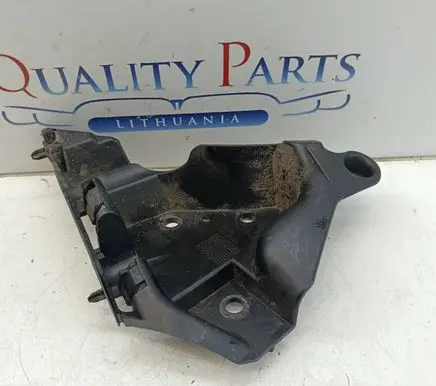 Volvo XC60 Front bumper mounting bracket 30764618