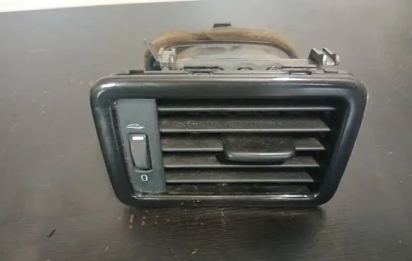 Volvo V70 Dashboard side air vent grill/cover trim 30755183 30755177