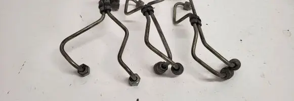 Volvo XC60 Fuel injector supply line/pipe 
