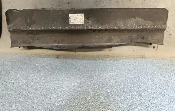 Jaguar XF X250 Intercooler air channel guide 9X238A095AB