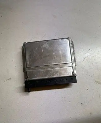 Volvo XC90 Engine control unit/module 0000106374 08675760A