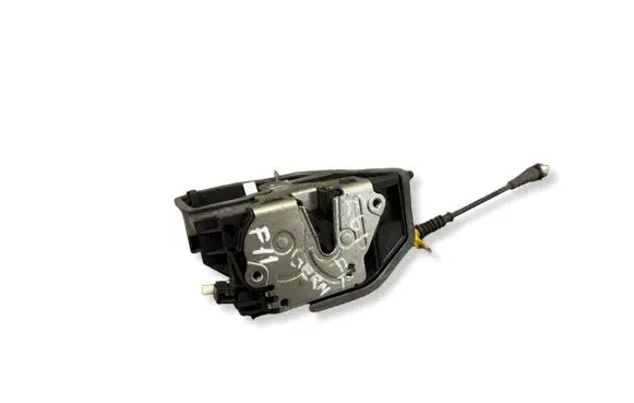 BMW 5 E60 E61 Front door lock 7154628