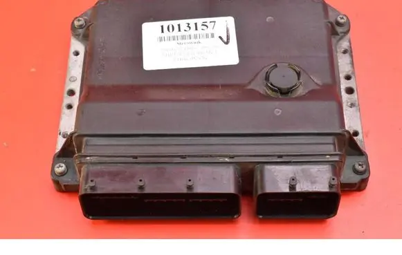 Toyota Avensis Verso Engine control unit/module ECU 89661-05D01