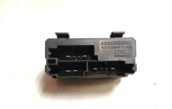 Volvo S80 Seat heating relay 30795504