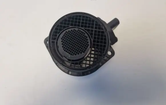 Volkswagen Touran I Mass air flow meter 074906461