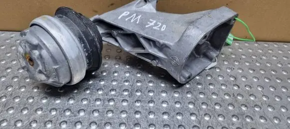 Mercedes-Benz C W203 Engine mounting bracket A6112230704 A2112400317