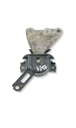 Suzuki Vitara (LY) Engine mount bracket 