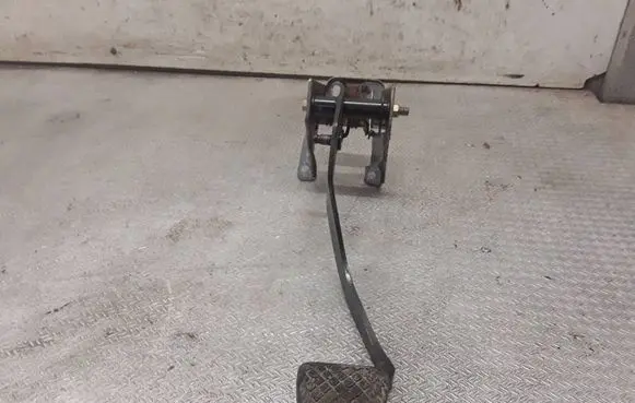 Land Rover Freelander Clutch pedal 