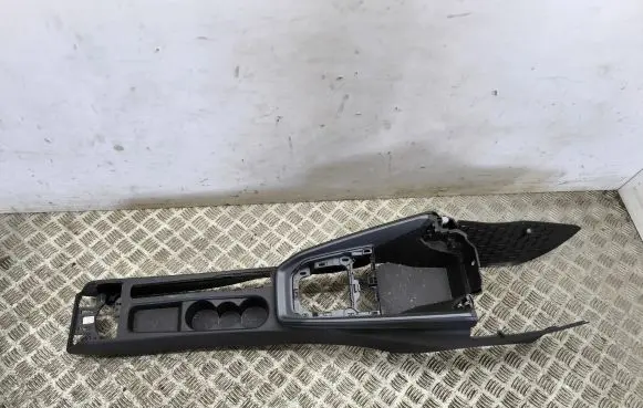 Audi A1 Center console 82C863243