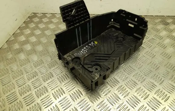 Opel Corsa F Battery tray 9823533180