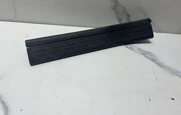 Mercedes-Benz C W204 Rear sill trim cover A2046860336