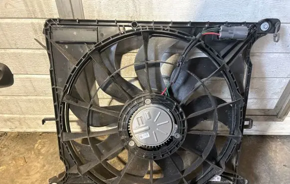Jeep Grand Cherokee WL Electric radiator cooling fan 68377857AD 5021208 040709