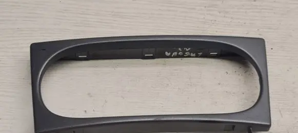 Renault Laguna II Climate control/heater control trim 8200025929 A1086520