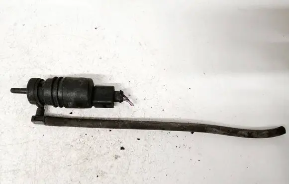 Mercedes-Benz E W211 Windscreen/windshield washer pump a0335450228