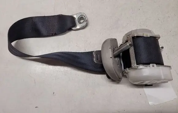 Toyota Corolla Verso AR10 Third row seat belt H073811 H073818 7L1550