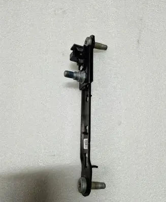 Jeep Grand Cherokee WL Seat belt adjustment rail 68102536AB