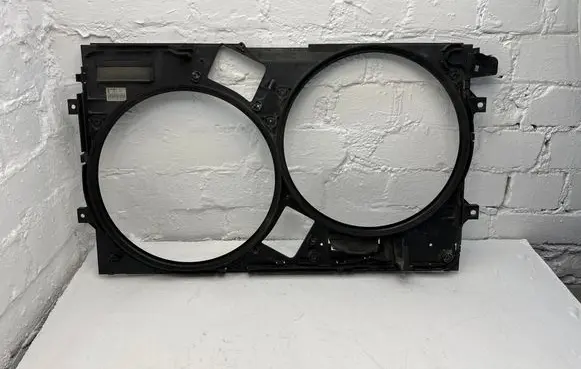 Volkswagen Phaeton Radiator cooling fan shroud 3D0121191P
