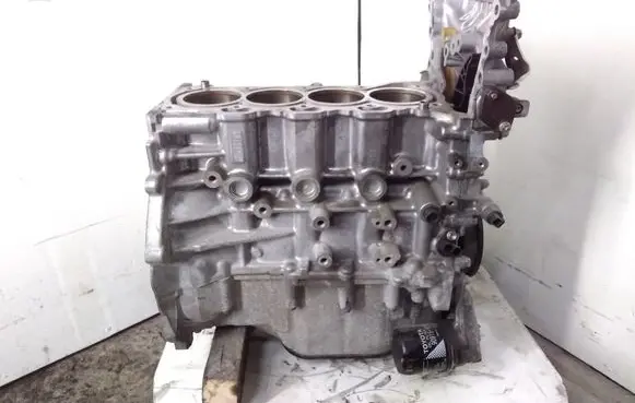 Toyota Prius (XW50) Engine block 2ZR X2ZRY22 2C79547