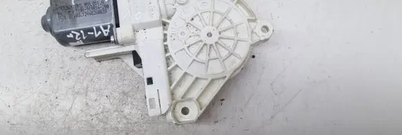 Audi A1 Rear door window regulator motor 8K0959811A