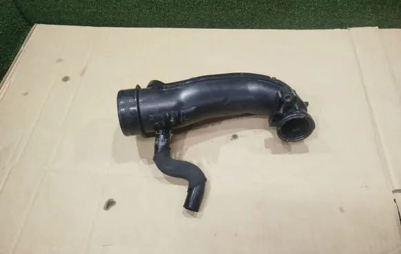 Renault Trafic III (X82) Turbo air intake inlet pipe/hose 165752889R 93452234 22360