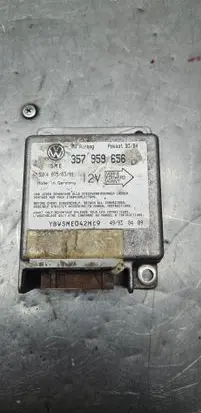 Volkswagen PASSAT B5.5 Airbag control unit/module 357959656