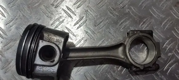 Volkswagen Tiguan Piston with connecting rod 038d