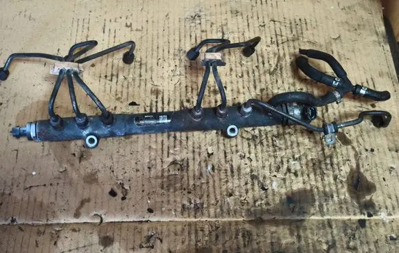 Volvo XC90 Fuel main line pipe 0445215023 000167L2