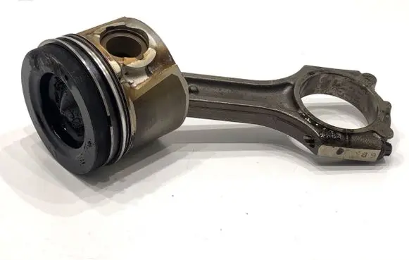 KIA Sportage Piston with connecting rod D4FD