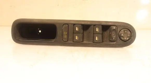 Peugeot 3008 II Electric window control switch