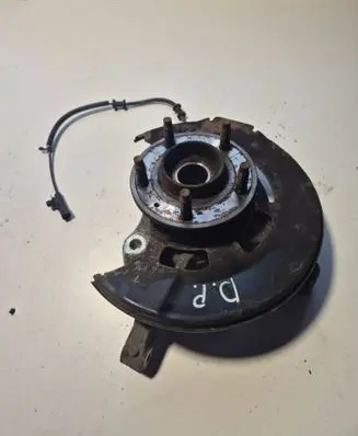 Opel Zafira C Front wheel hub 13583479