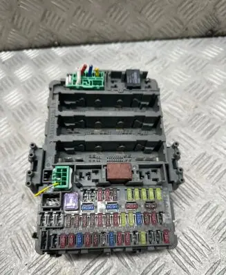 Honda CR-V Fuse module 140609 T1EE120