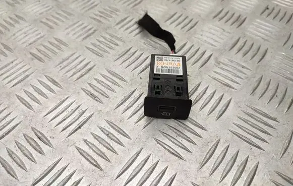 USB socket connector