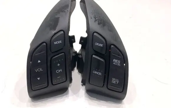 Honda CR-V Steering wheel buttons/switches 