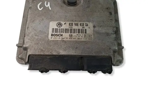Volkswagen PASSAT B5 Engine control unit/module 038906018GA 0281010170