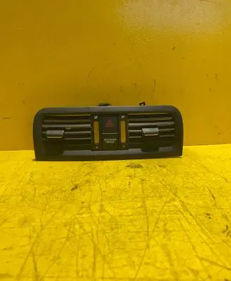 Skoda Fabia Mk2 (5J) Dash center air vent grill 5J0820957