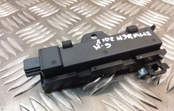 BMW X6 F16 Aerial antenna amplifier 922083202 3872