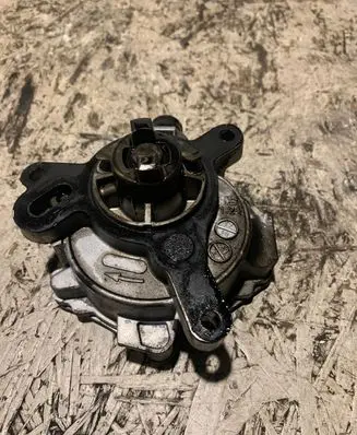 Volvo XC40 Vacuum pump 31316688