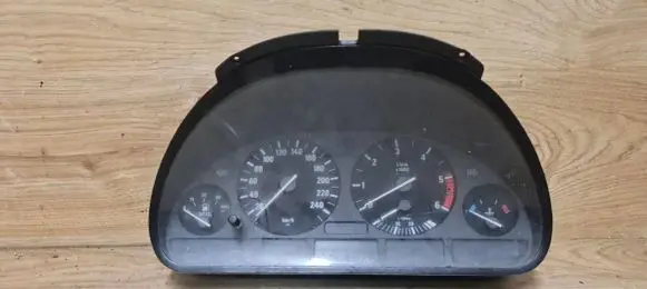 BMW 5 E39 Speedometer (instrument cluster) 87001313